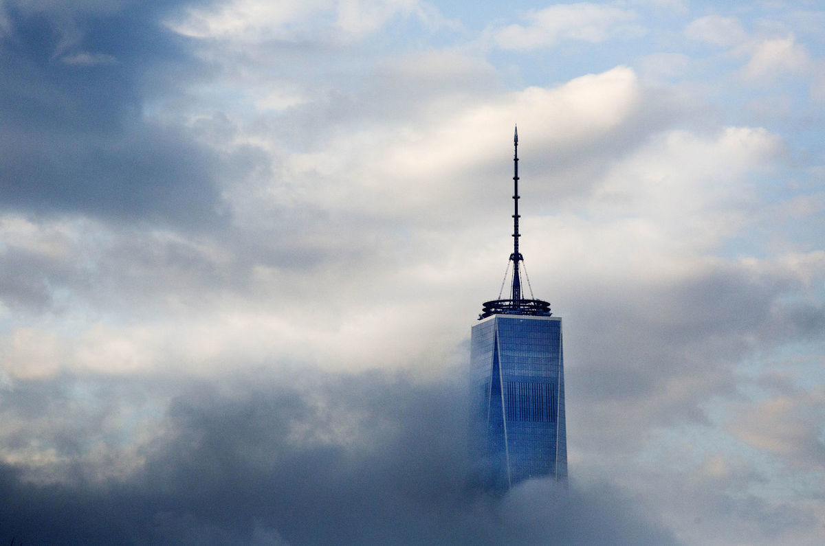 One World Trade Center, Manhattan, oblaky