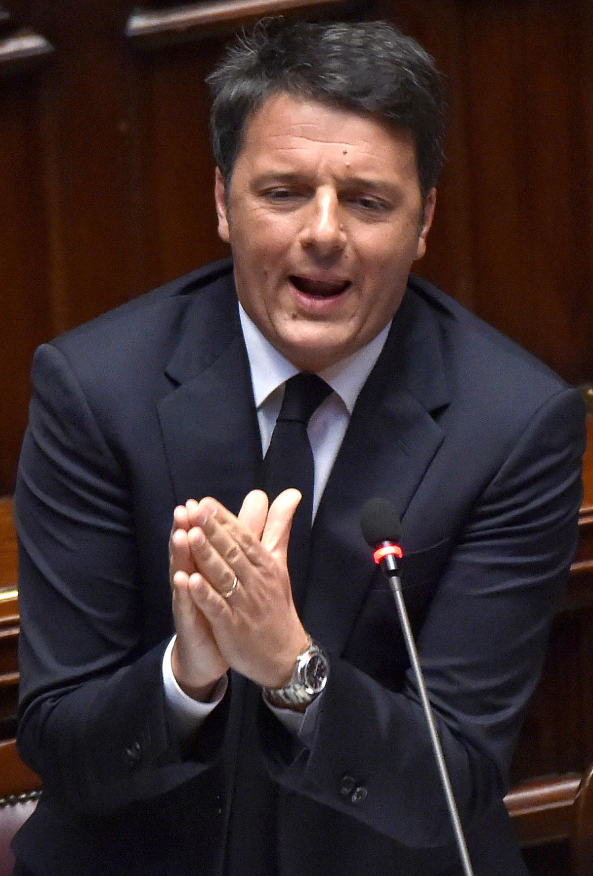 Taliansky premiér Matteo Renzi počas prejavu v...