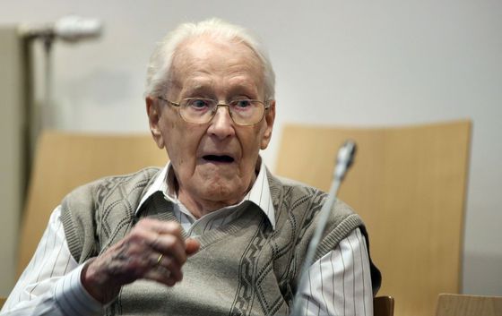 Oskar Gröning v súčasnosti na súde.