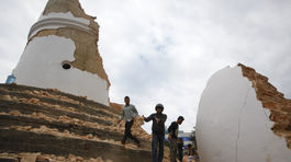 nepál, zemetrasenie, trosky