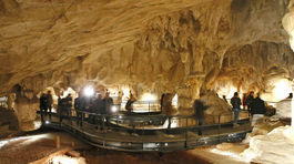 Jaskyňa, praveké maľby, Pont d'Arc, Vallon-Pont-d'Arc, Ardèche, Francúzsko, Chauvetova jaskyňa