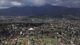 Počet obetí dvoch zemetrasení v Nepále presiahol 8 500