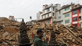 Nepál, zemetrasenie, chrám, modlitba