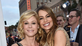 Herečka Julie Bowen (vľavo) a jej kolegyňa...