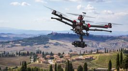 Francúzska armáda cvičí orly proti bezpilotným lietadlám