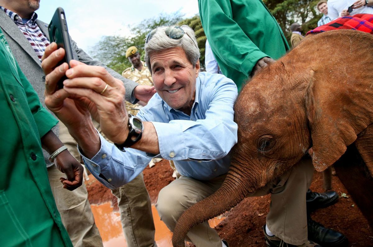 John Kerry, selfie, slon, Nairobi