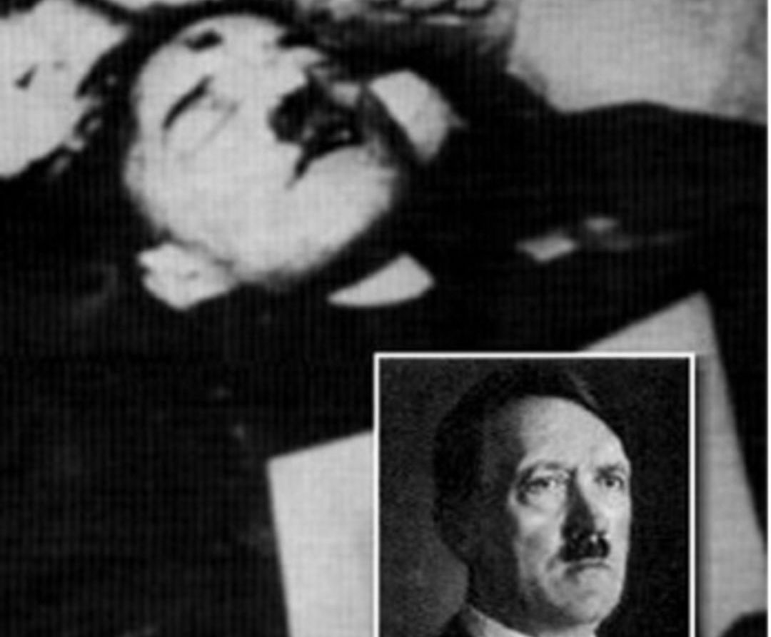 Fotografia k správe o smrti Hitlera na titulke...