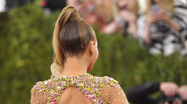 Beyonce a jej vyzývavý model od Givenchy.