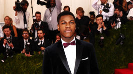 Herec John Boyega, ktorý sa čoskoro objaví v nových Star Wars.