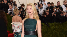 Herečka Claire Danes bola nádherná a trochu démonická v kreácii Valentino.