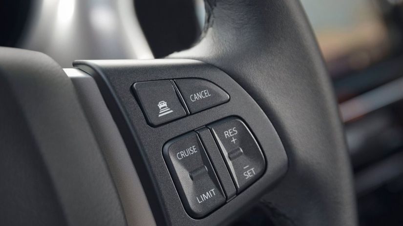 Veľkú pochvalu si Vitara zaslúži za adaptívny...