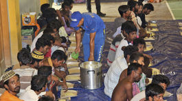 Bangladéš vysťahuje menšinu Rohingov na samostatný ostrov