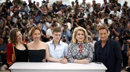 Sara Forestier, režisérka Emmanuelle Bercot a herci Rod Paradot, Catherine Deneuve a Benoit Magimel