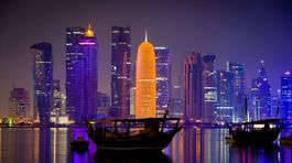 Nové 'sci-fi' koronaopatrenia: Dezinfekčné roboty, kozmické masky s infra meračmi