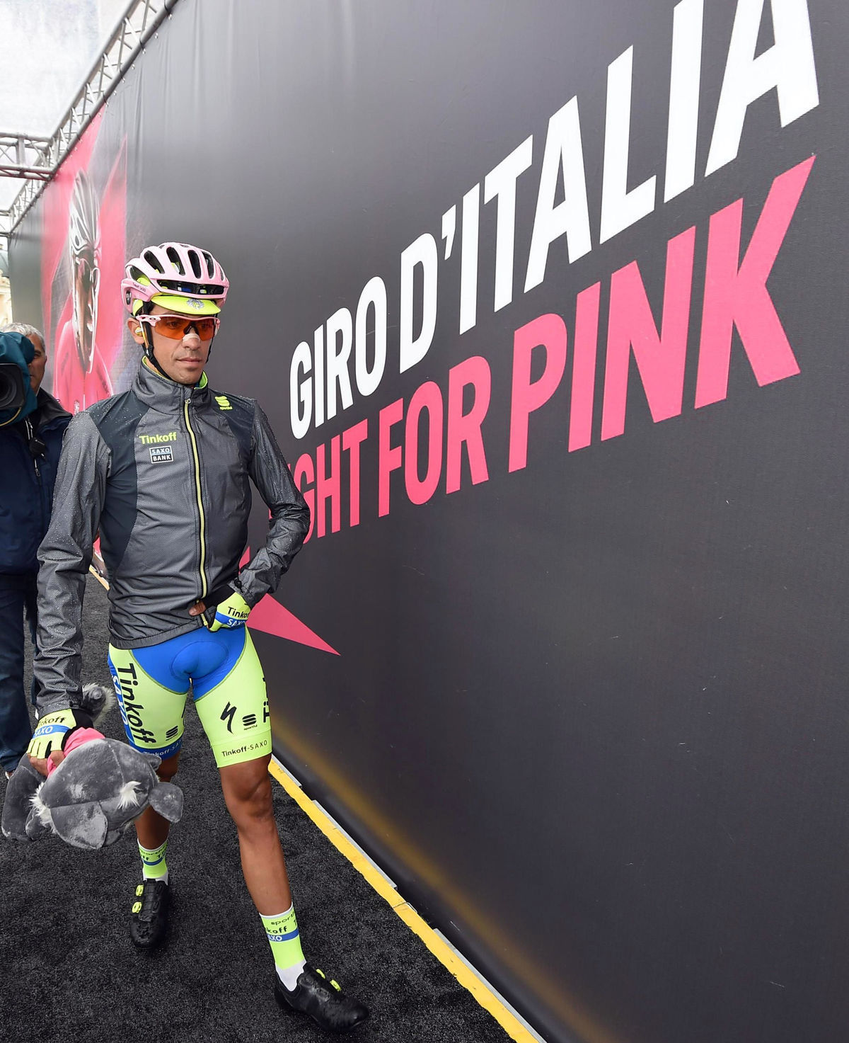 Alberto Contador pred štartom ôsmej etapy...