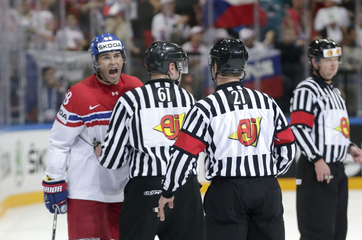 Protesty Jaromíra Jágra smerom k rozhodcom po...