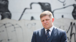 Prieskum: Preferencie Smeru sa prepadli na 33 percent, SNS naberá na sile