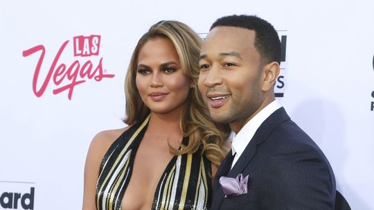 Modelka Chrissy Teigen a jej manžel - spevák...