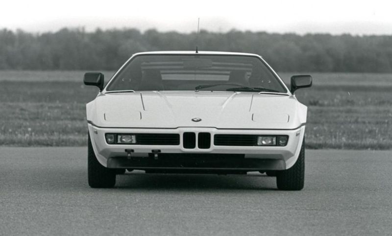 Cestné BMW M1 zažiarilo v októbri 1978 na...