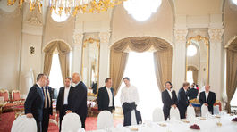 hokejisti, Úrad vlády,