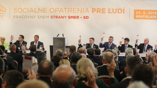 Členovia Smeru na pracovnom sneme strany.