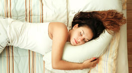 Koľko hodín spánku denne človeku stačí?