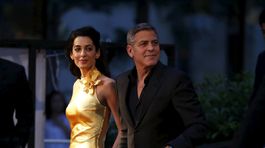 George Clooney prichádza s manželkou Amal Clooney