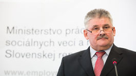Nekalému zamestnávaniu Srbov chcú urobiť koniec