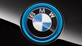Luxusným značkám vládlo BMW. Mercedes mu dýchal na krk