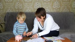 Môžem si zvýšiť materské dobrovoľným poistením?