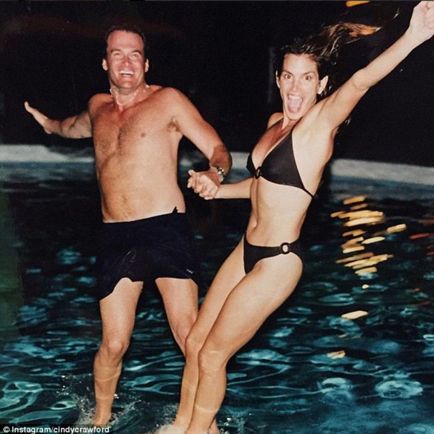Cindy Crawford a Rande Gerber takto oslávili...