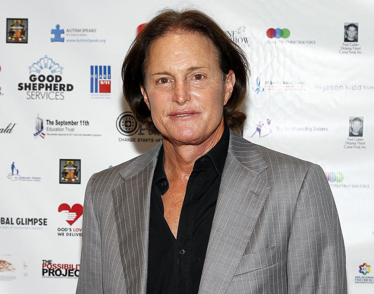 Bývalý olympionik Bruce Jenner na archívnej...