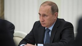 Putin: Turecko zostrelilo ruské lietadlo, aby chránilo dodávky ropy od IS
