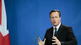 Británia chce rozšíriť letecké útoky proti Islamskému štátu