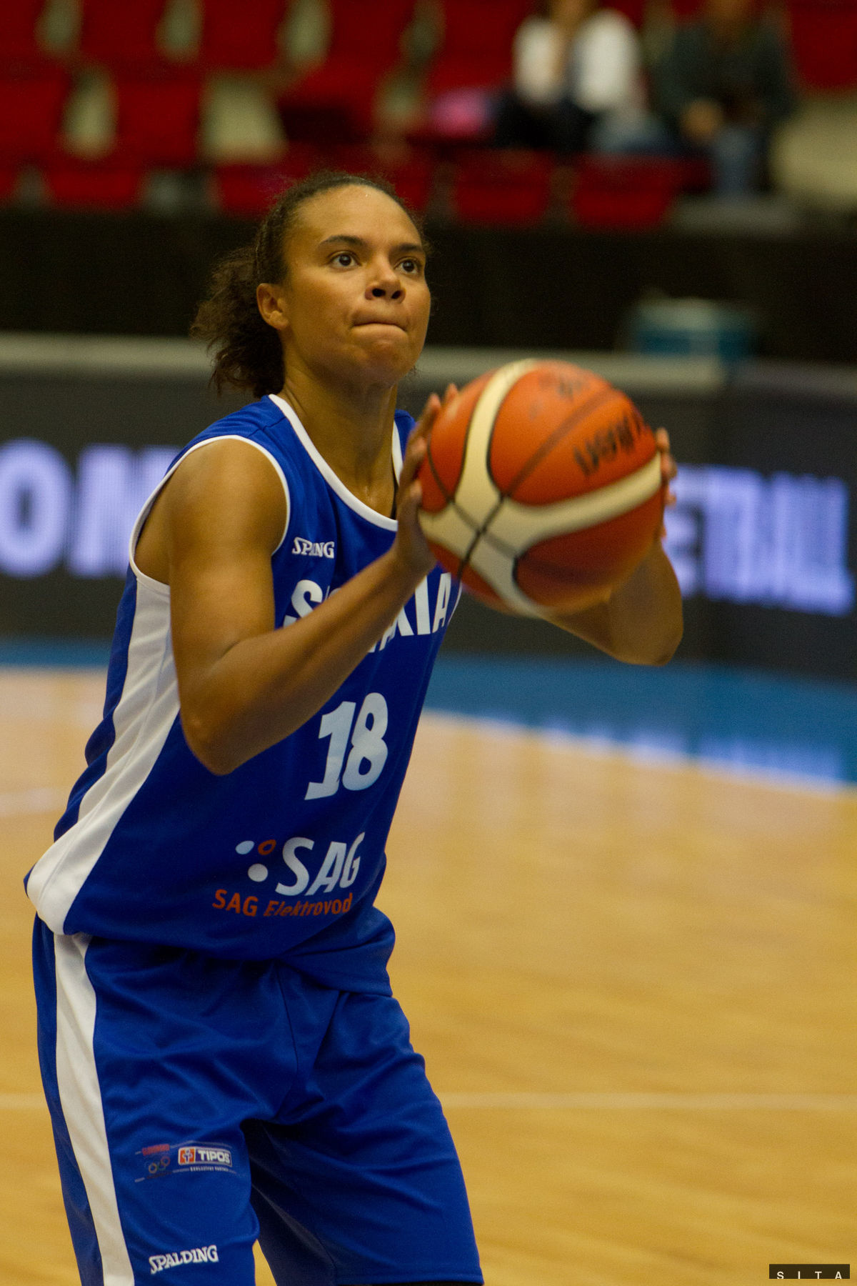 Kristi Toliverová v reprezentačnom drese...