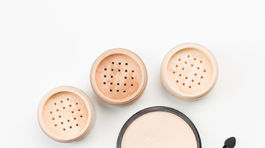 Minerálny púder. Odpoveď na akné aj mini vrásky