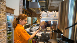 Za hranicou je všetko lepšie. Platy, práca aj potraviny