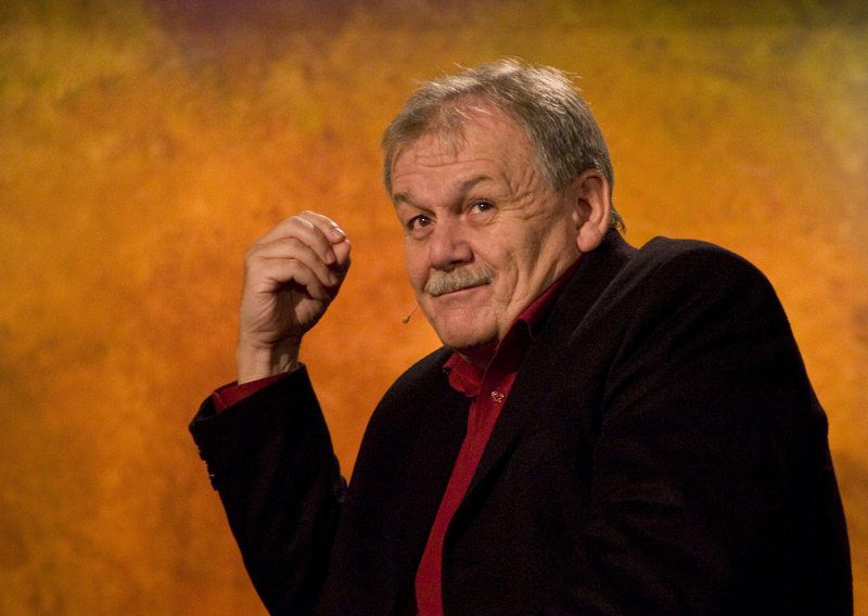 Karel Šíp vedie vlastnú talkshow.