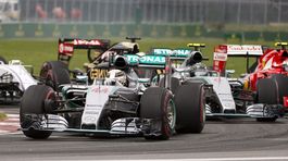 Hamilton zdolal v Kanade Rosberga