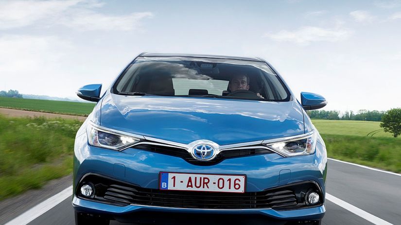Vynovený Auris sa pozerá na svet ostrejším...
