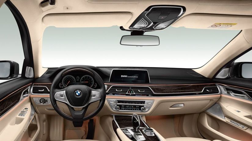 V interiéri debutuje nové rozhranie iDrive s...