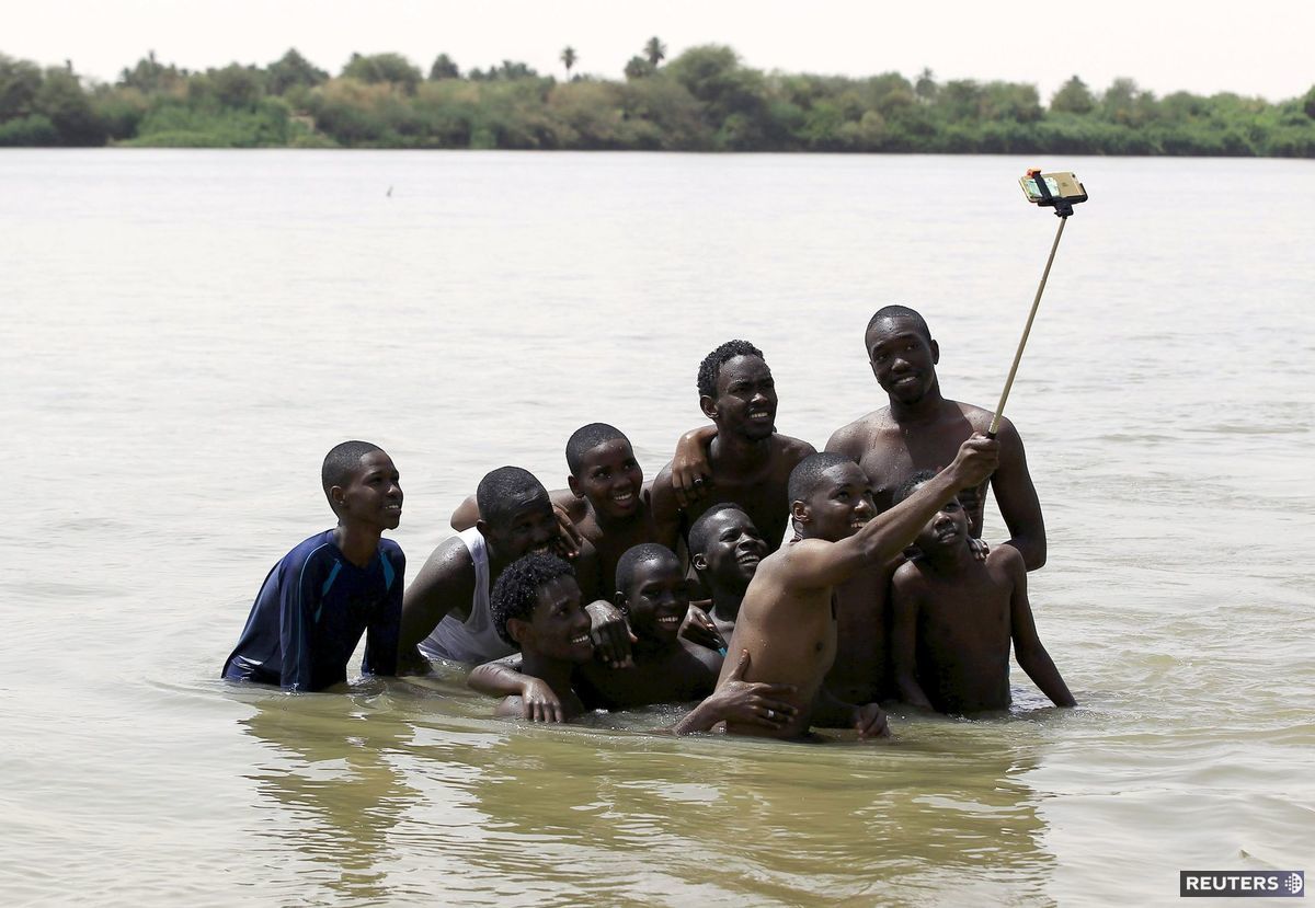 mládež, chlapci, Sudán, Níl, selfie