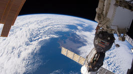 Japonská nákladná loď dopravila na ISS whisky, na vedecké účely