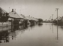 Mierová ulica v Kolárove počas povodne v roku 1965