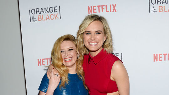 Herečky Natasha Lyonne (vľavo) a Taylor...