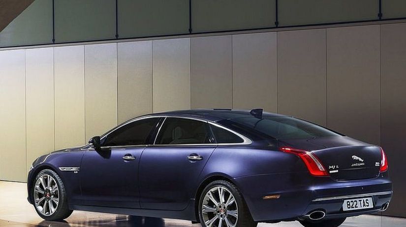 Vzadu sa objavujú nové elipsoidné koncovky...