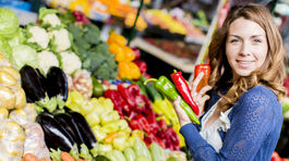 Nakupujete na trhu ovocie a zeleninu? Prečítajte si pár rád