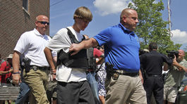 Útočníka z Charlestonu obvinili zo spáchania zločinu z nenávisti