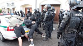 Bratislava, demonštrácia, polícia, potýčky