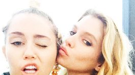Miley Cyrus vraj opäť randí, tentoraz s kráskou z Victoria's Secret!